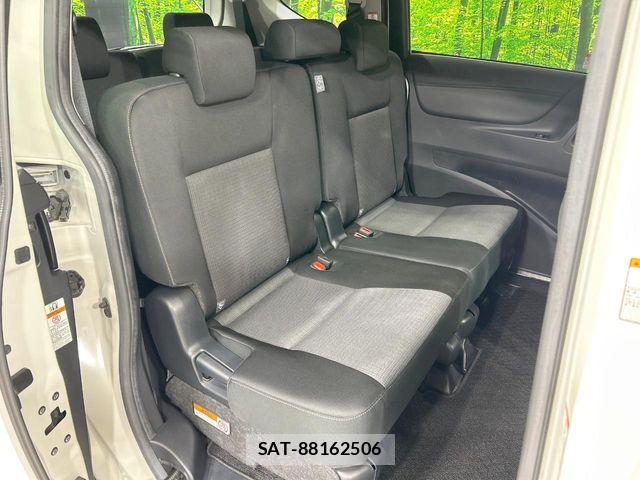 Toyota SIENTA 2018-09 8210198-8