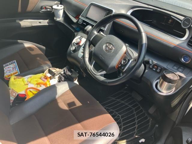 Toyota SIENTA 2019-04 8210202-10