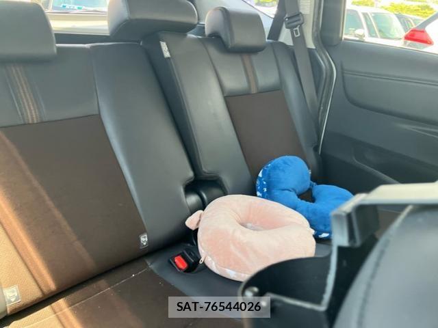 Toyota SIENTA 2019-04 8210202-12