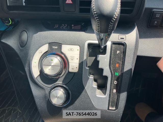 Toyota SIENTA 2019-04 8210202-16