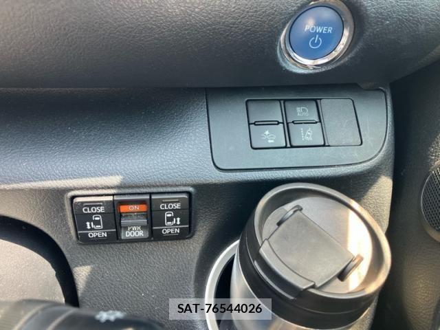 Toyota SIENTA 2019-04 8210202-17