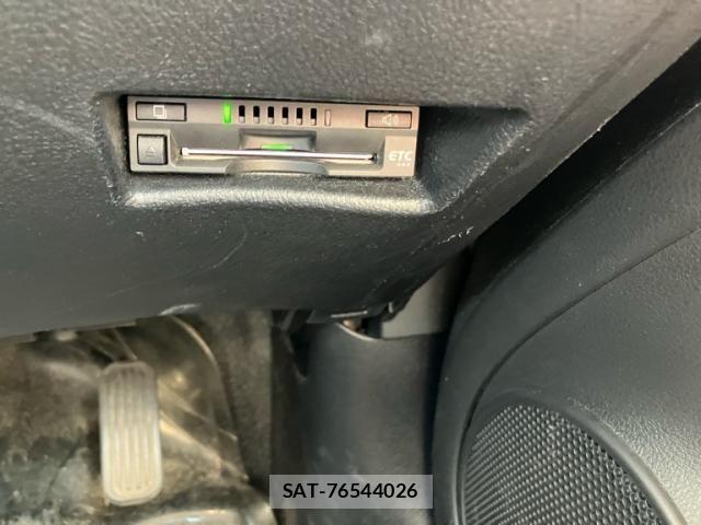 Toyota SIENTA 2019-04 8210202-22