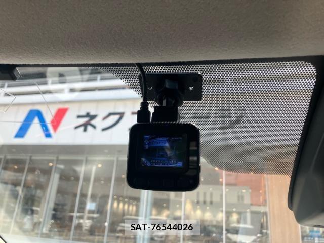 Toyota SIENTA 2019-04 8210202-23