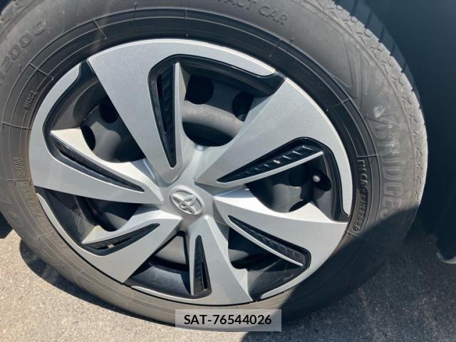 Toyota SIENTA 2019-04 8210202-6