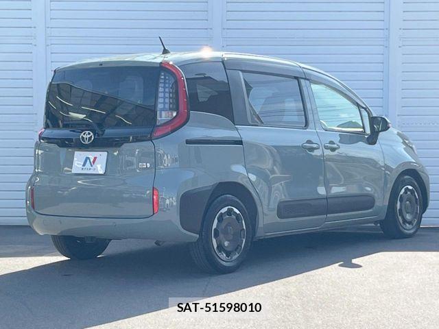Toyota SIENTA 2023-11 8210192-16