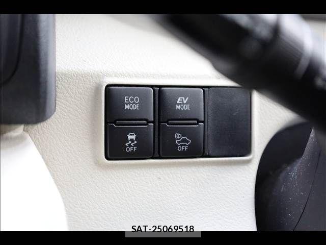 Toyota SIENTA 2015-08 8210212-14