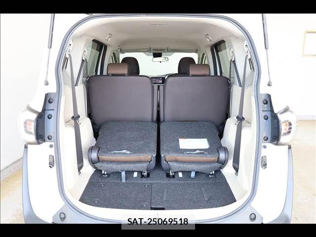 Toyota SIENTA 2015-08 8210212-19