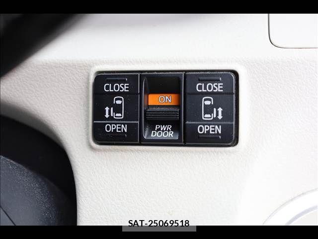 Toyota SIENTA 2015-08 8210212-3