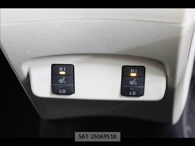 Toyota SIENTA 2015-08 8210212-7