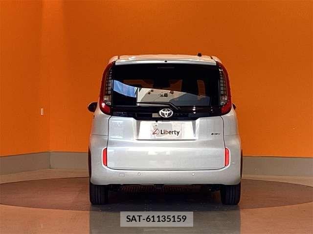 Toyota SIENTA 2026-04 8210180-15