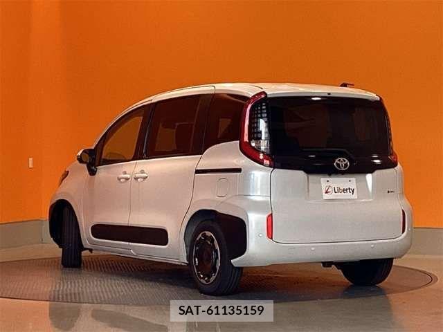 Toyota SIENTA 2026-04 8210180-16