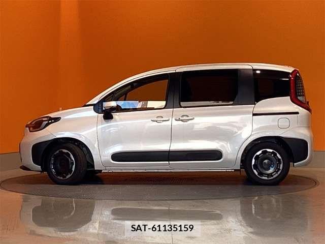 Toyota SIENTA 2026-04 8210180-17
