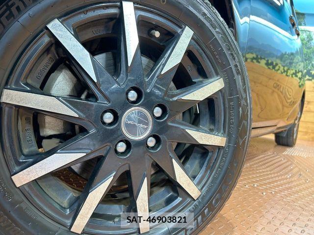 Toyota SIENTA 2015-12 8231773-12