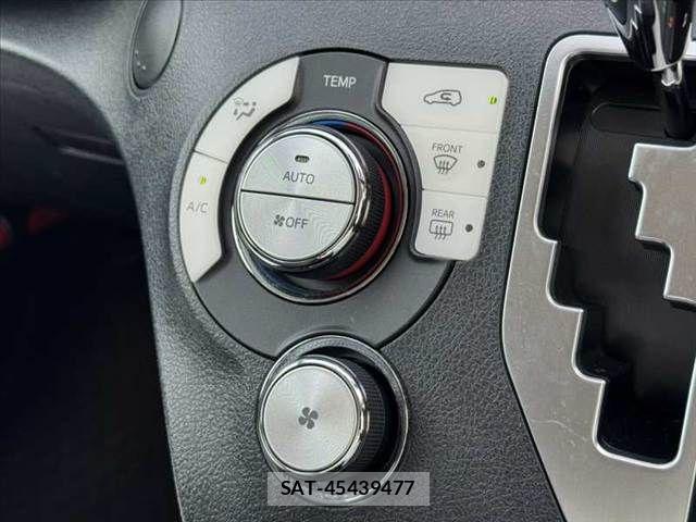 Toyota SIENTA 2015-12 8231775-21