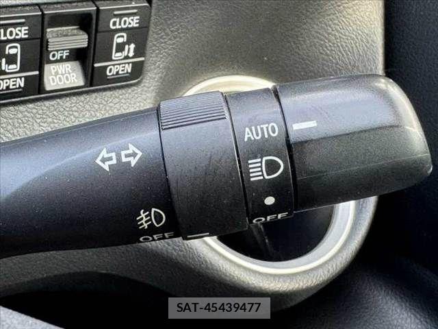 Toyota SIENTA 2015-12 8231775-22