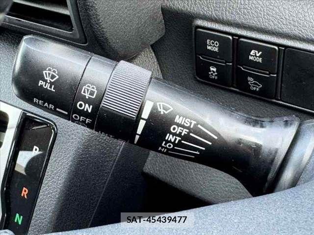 Toyota SIENTA 2015-12 8231775-23