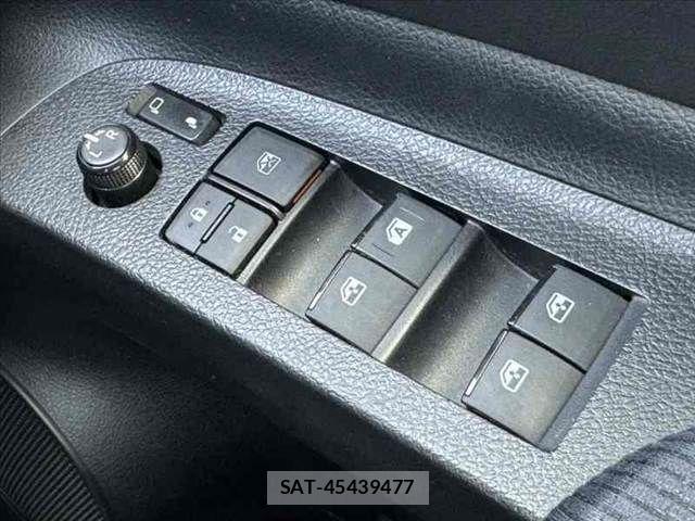 Toyota SIENTA 2015-12 8231775-26
