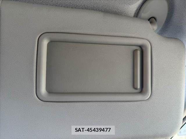 Toyota SIENTA 2015-12 8231775-28