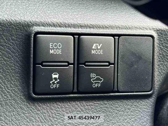 Toyota SIENTA 2015-12 8231775-3