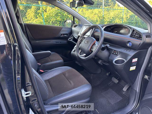 Toyota SIENTA 2021-02 8246703-10