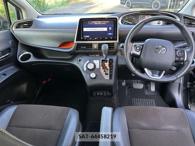 Toyota SIENTA 2021-02 8246703-13