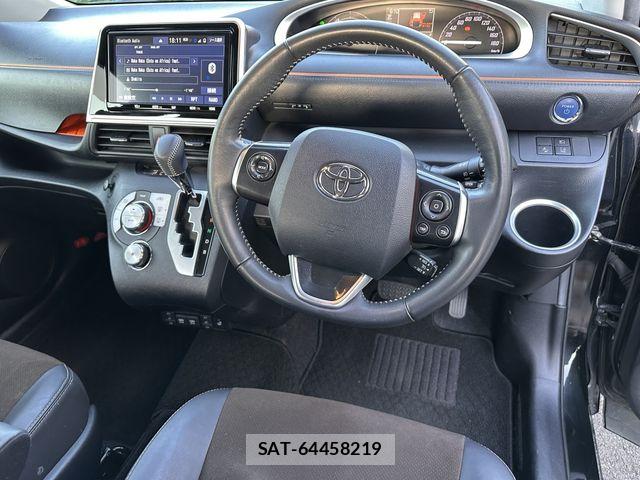 Toyota SIENTA 2021-02 8246703-14