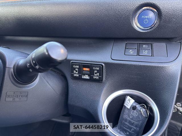 Toyota SIENTA 2021-02 8246703-15
