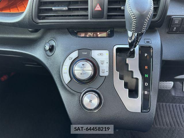 Toyota SIENTA 2021-02 8246703-17