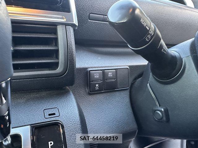 Toyota SIENTA 2021-02 8246703-22