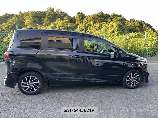 Toyota SIENTA 2021-02 8246703-3