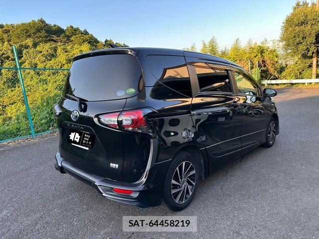 Toyota SIENTA 2021-02 8246703-4