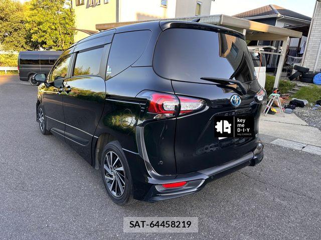 Toyota SIENTA 2021-02 8246703-6