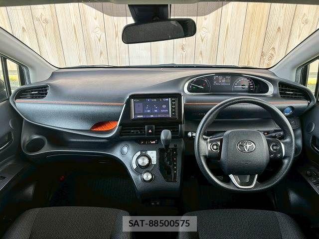 Toyota SIENTA 2022-06 8246702-2