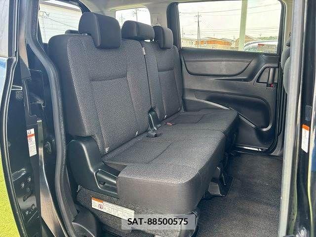 Toyota SIENTA 2022-06 8246702-7