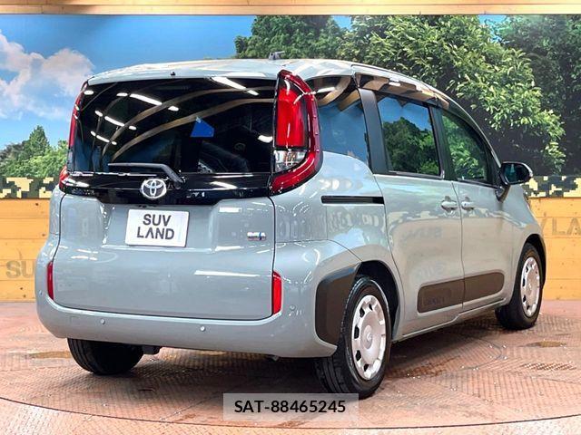 Toyota SIENTA 2024-02 8246697-17
