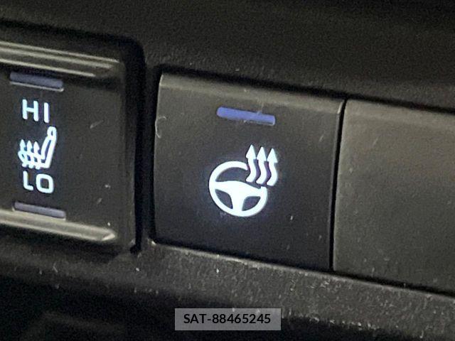 Toyota SIENTA 2024-02 8246697-6