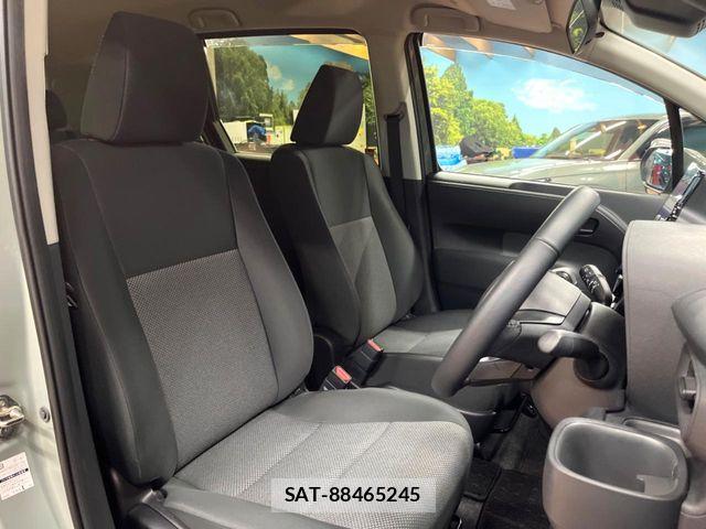 Toyota SIENTA 2024-02 8246697-8