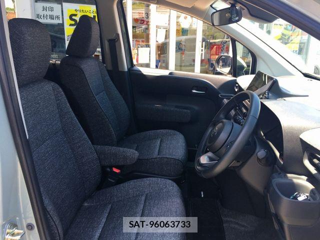 Toyota SIENTA 2024-02 8246698-11