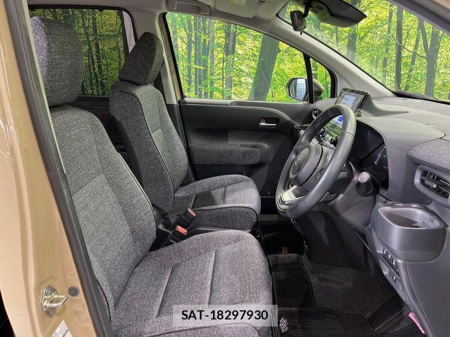 Toyota SIENTA 2023-06 8246695-9