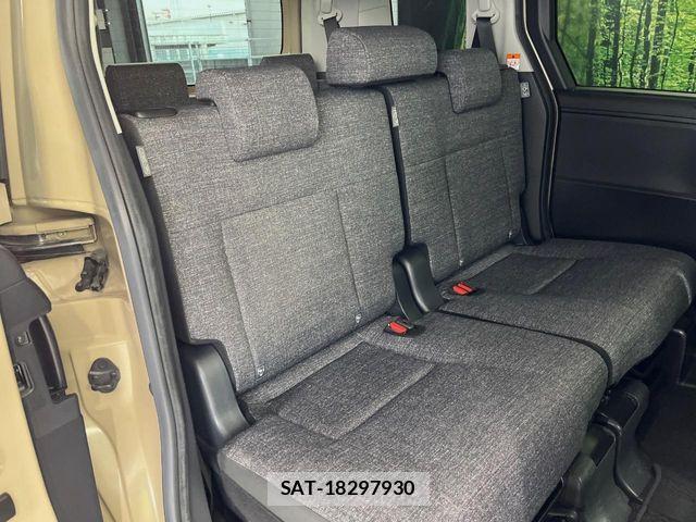 Toyota SIENTA 2023-06 8246695-10
