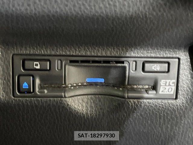 Toyota SIENTA 2023-06 8246695-7