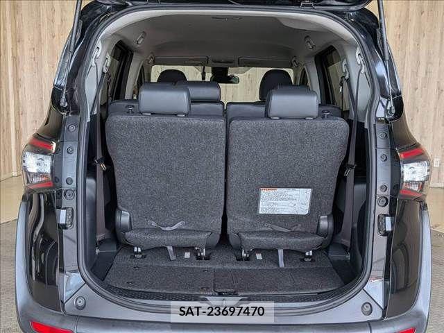 Toyota SIENTA 2017-11 8317090-11