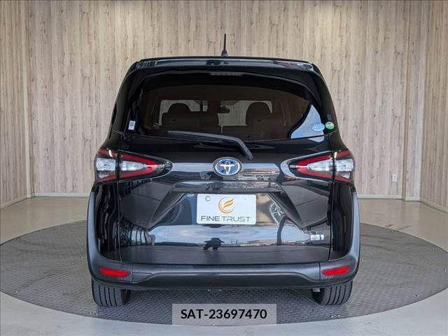Toyota SIENTA 2017-11 8317090-19