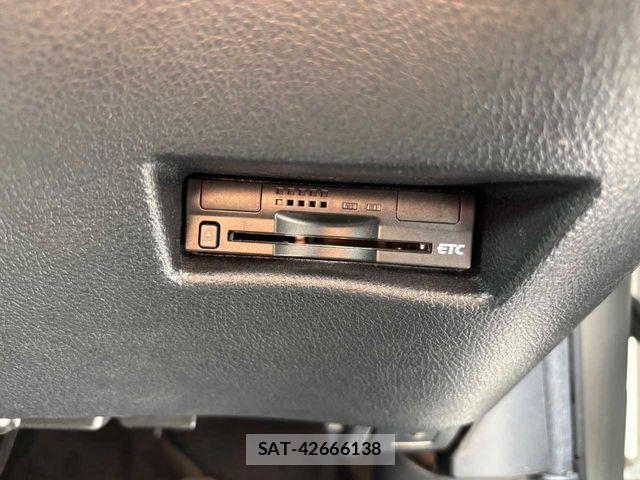 Toyota SIENTA 2015-09 8317093-13