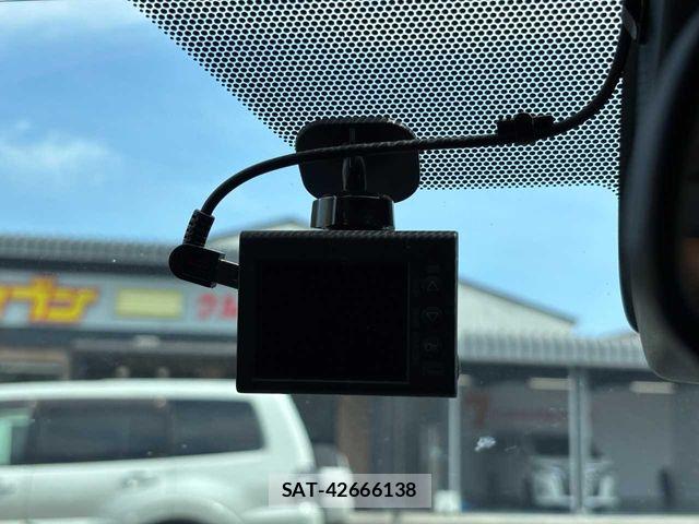 Toyota SIENTA 2015-09 8317093-14