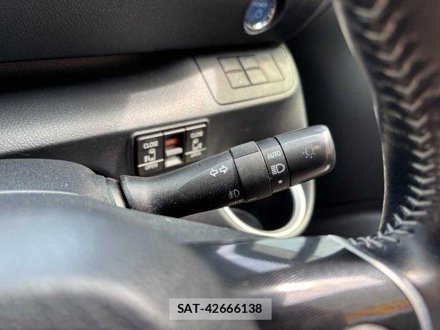 Toyota SIENTA 2015-09 8317093-19
