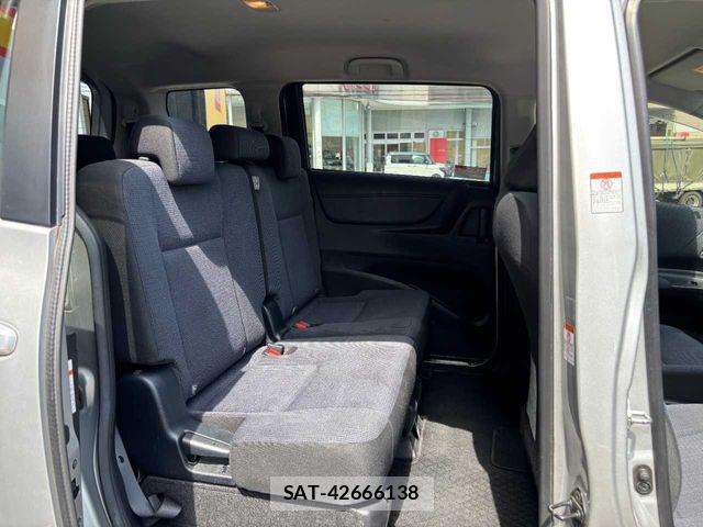 Toyota SIENTA 2015-09 8317093-21