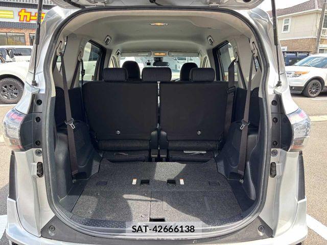 Toyota SIENTA 2015-09 8317093-26