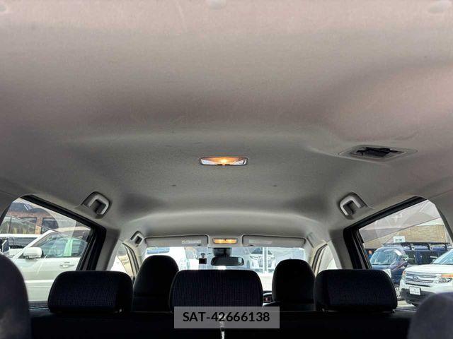 Toyota SIENTA 2015-09 8317093-28