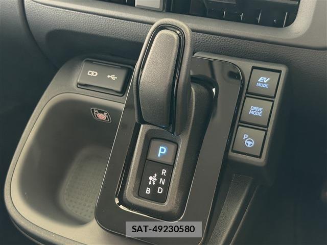 Toyota SIENTA 2024-06 8317075-10